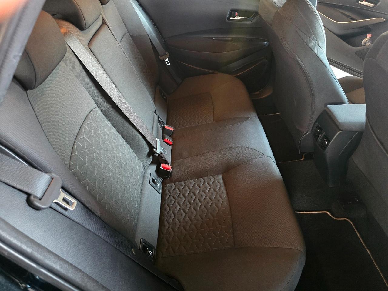 Toyota Corolla Touring Sports 1.8 Hybrid Business