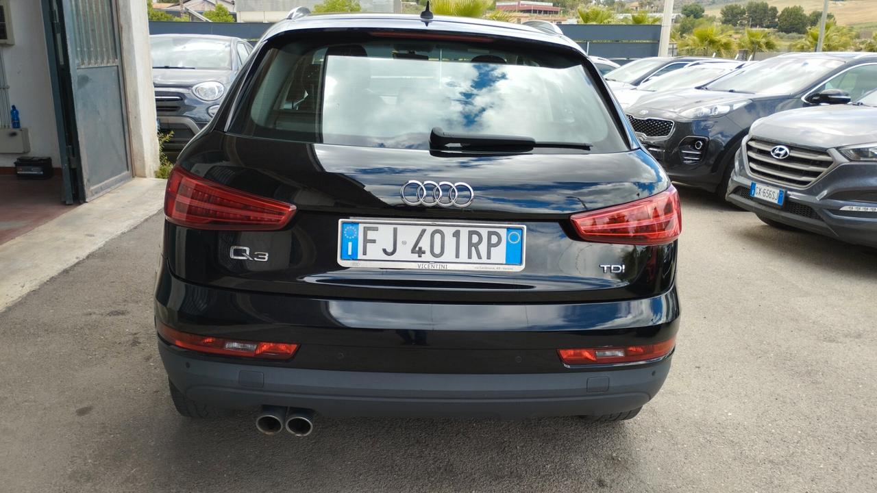 Audi Q3 2.0 TDI 120 CV Design