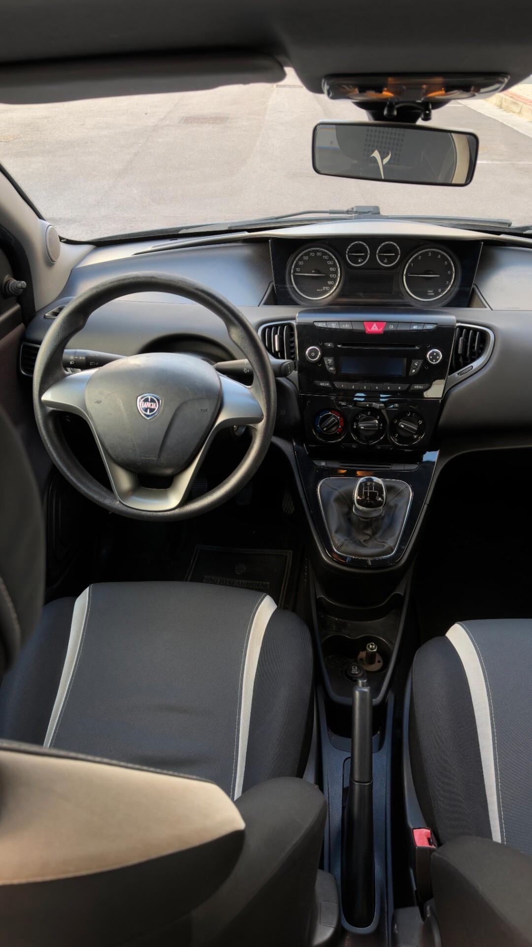 Lancia Ypsilon 1.2 69 CV 5 porte GPL Ecochic Platinum