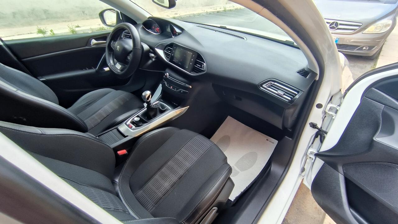 Peugeot 308 BlueHDi 130 S&S SW Allure