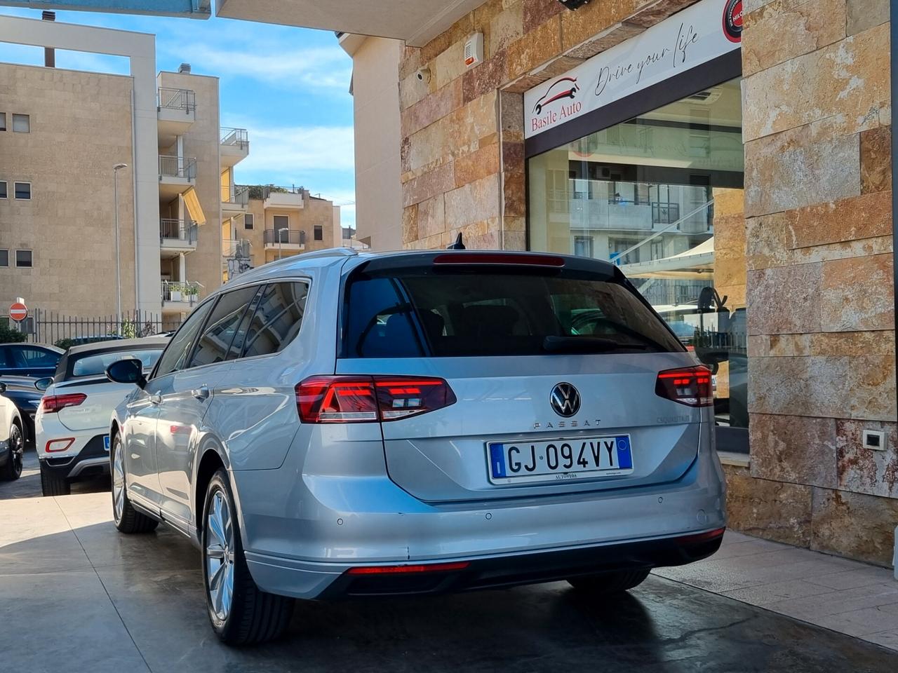 Volkswagen Passat VIII Variant 2.0 tdi Business 12
