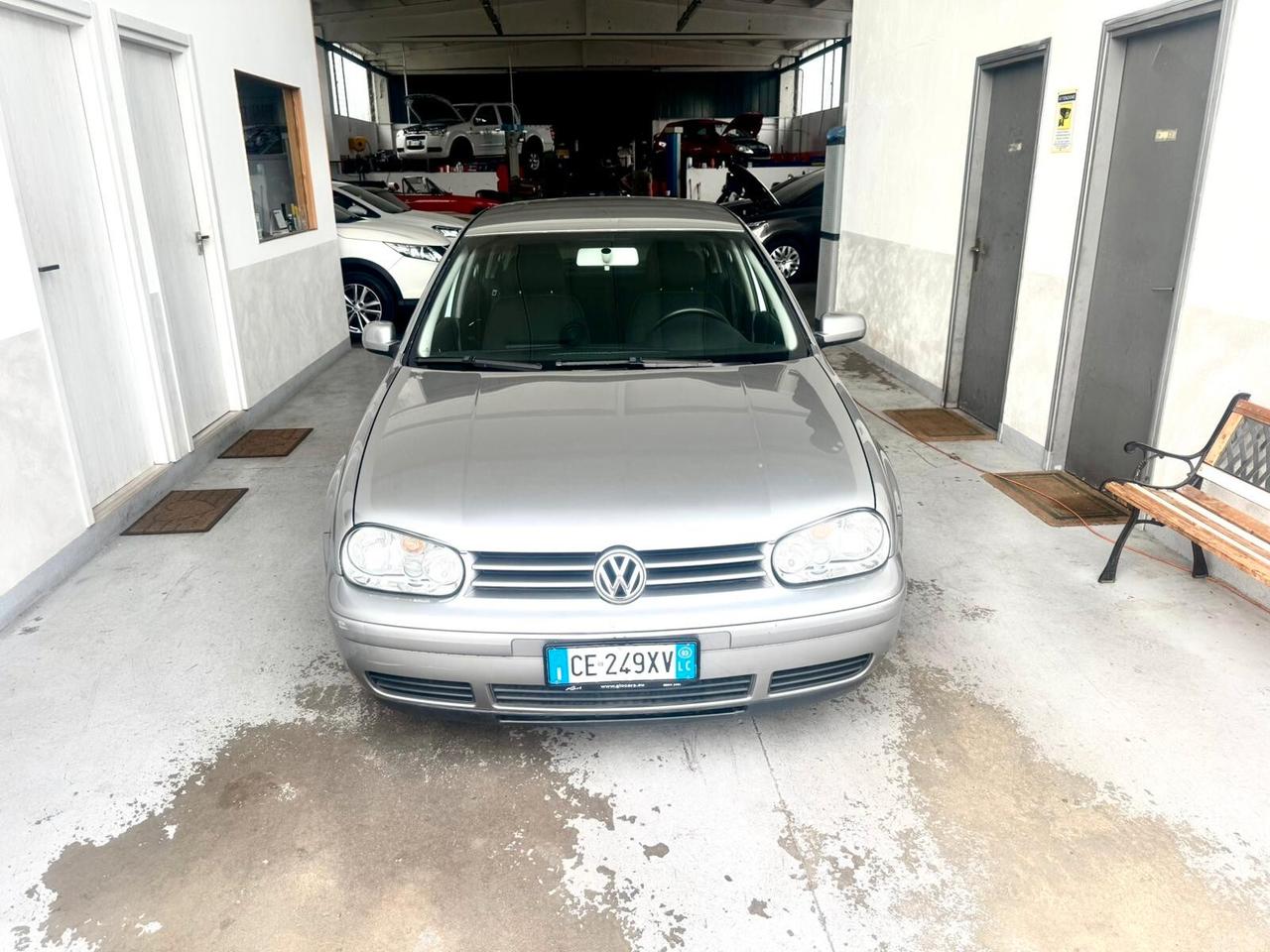 Volkswagen Golf 1.6 16V cat 5p. Highline