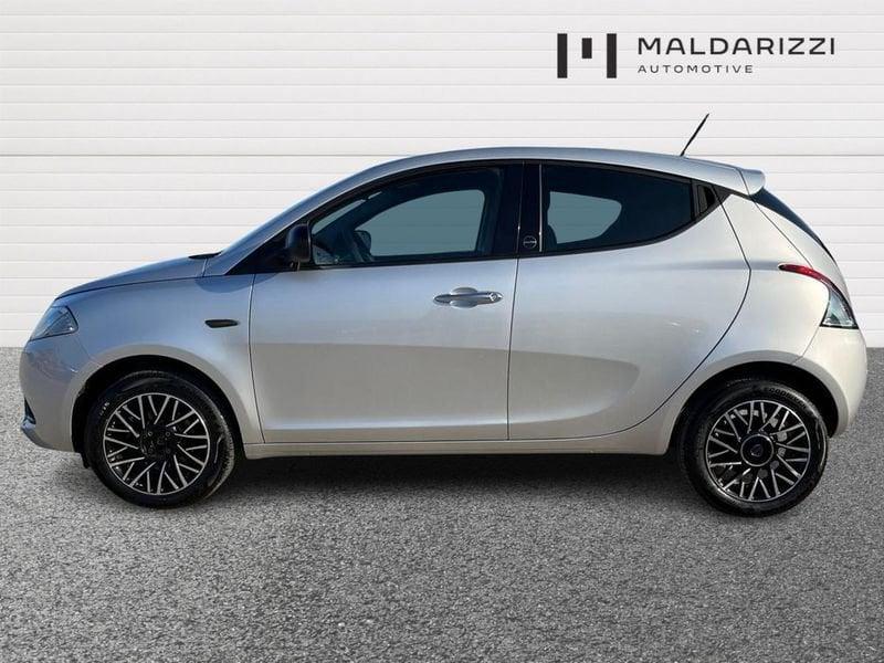 Lancia Ypsilon III 2015 1.0 firefly hybrid Gold s&s 70cv