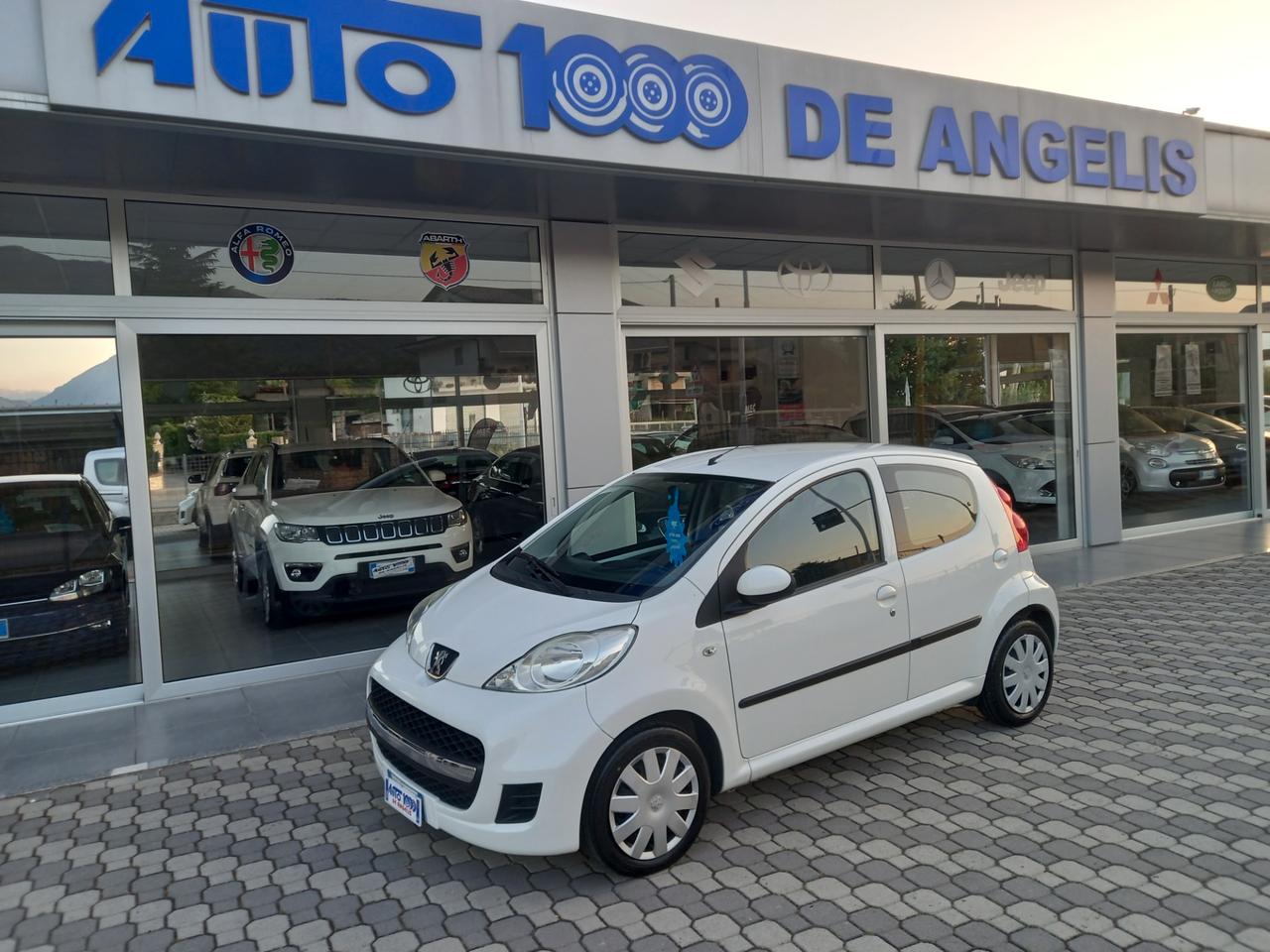 Peugeot 107 * RESTYLING* 1.0 5 PORTE 2Tronic CAMBIO AUTOMATICO