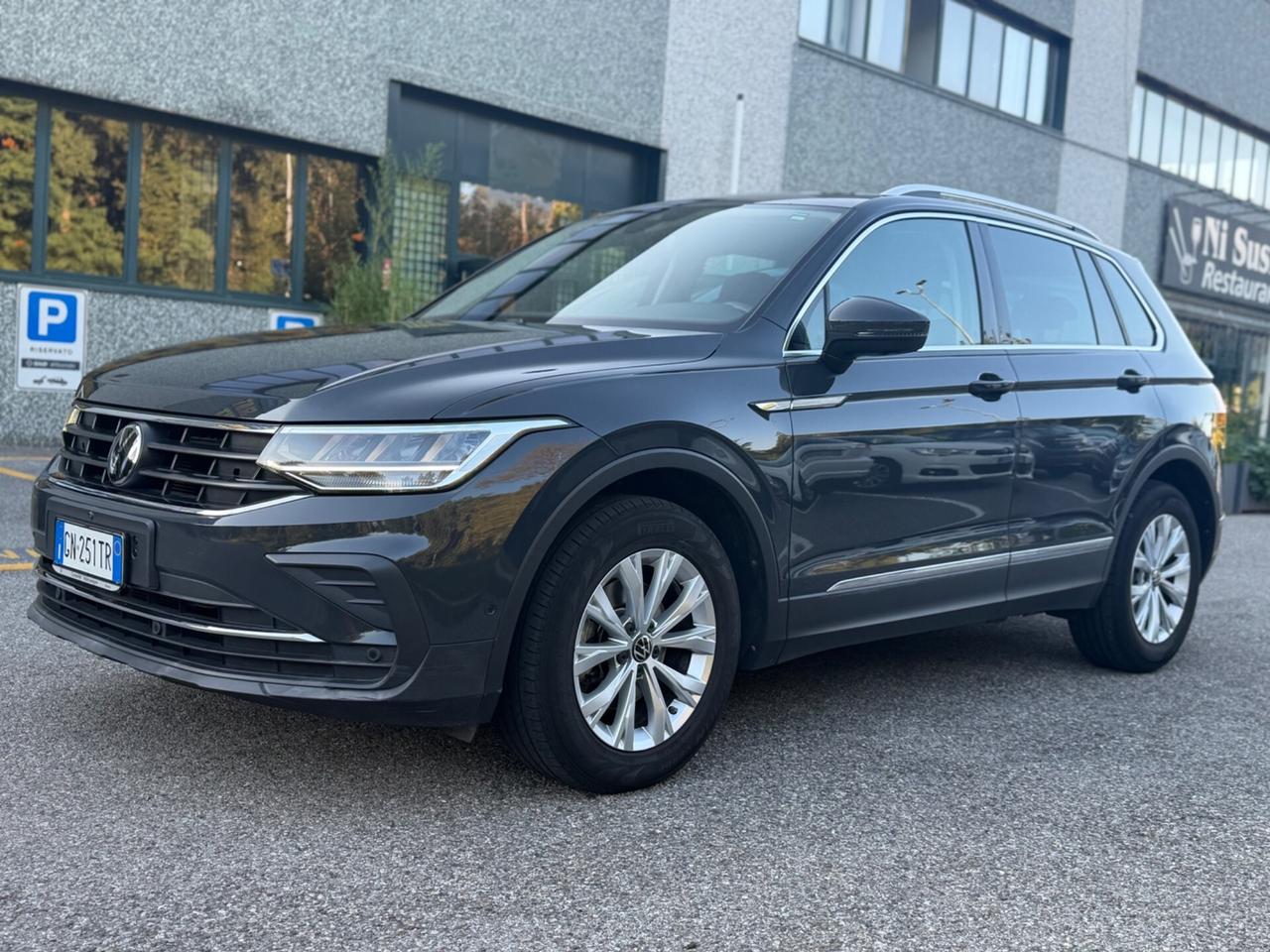Volkswagen Tiguan 2.0 TDI 150 CV SCR*Automatik*Telecamera 360*