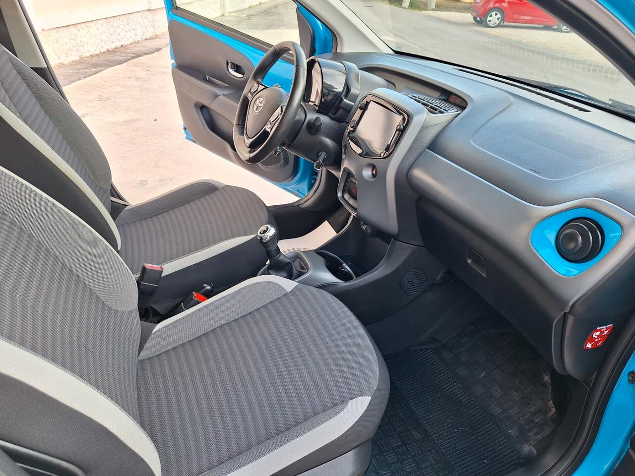 Toyota Aygo 1.0 5 porte x-cool 35000 km 2019