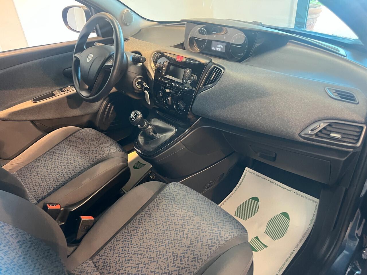 Lancia Ypsilon 1.0 FireFly 5 porte S&S Hybrid Silver Plus
