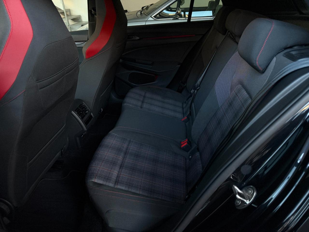 Volkswagen Golf GTI Golf 2.0 TSI GTI