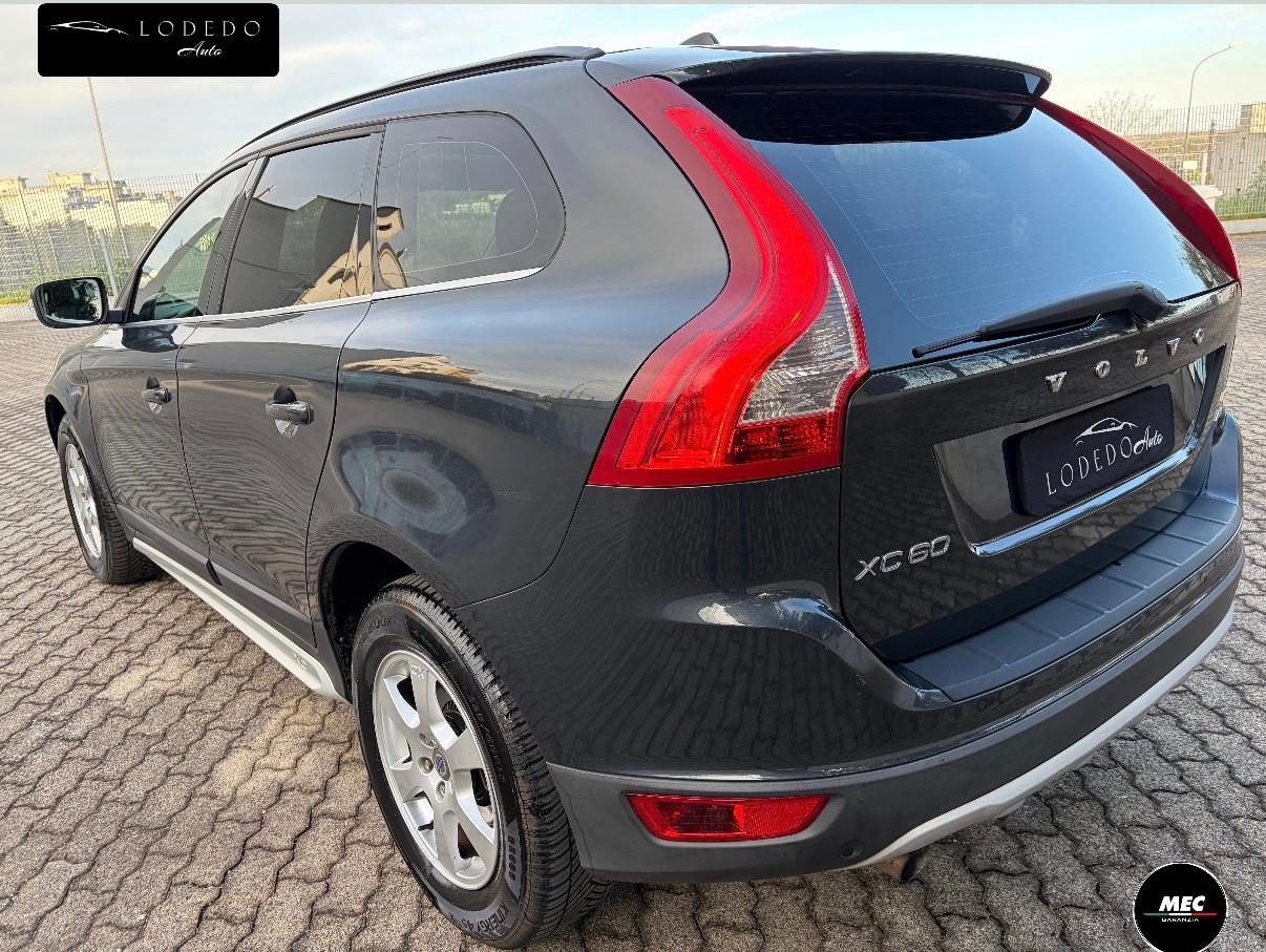 Volvo XC60 2.4 D5 Momentum “Tetto apribile” full optional