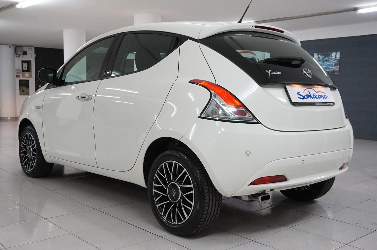 Lancia Ypsilon 1.2 69 CV 5 porte Gold