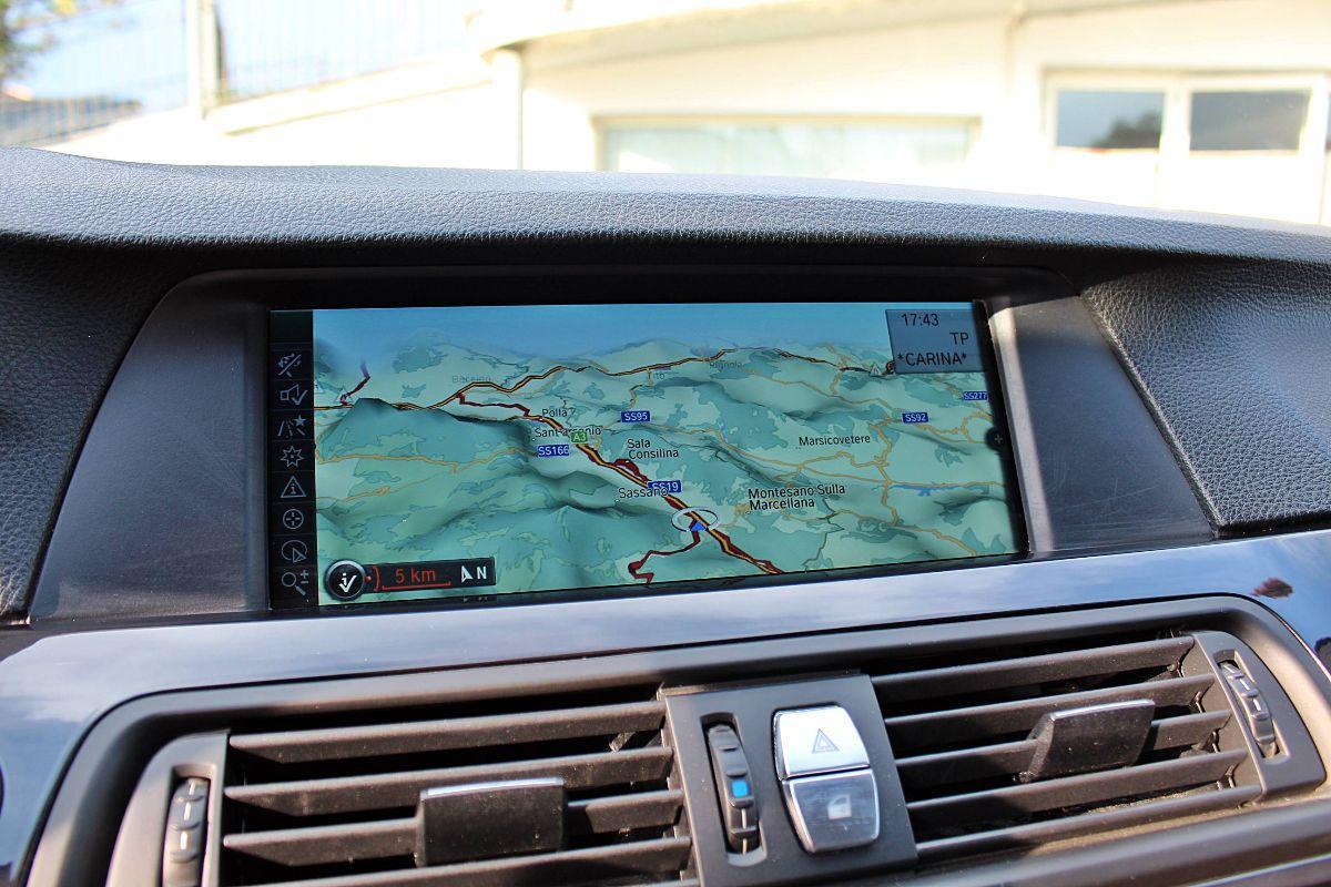 BMW - Serie 5 Touring - 520d Futura