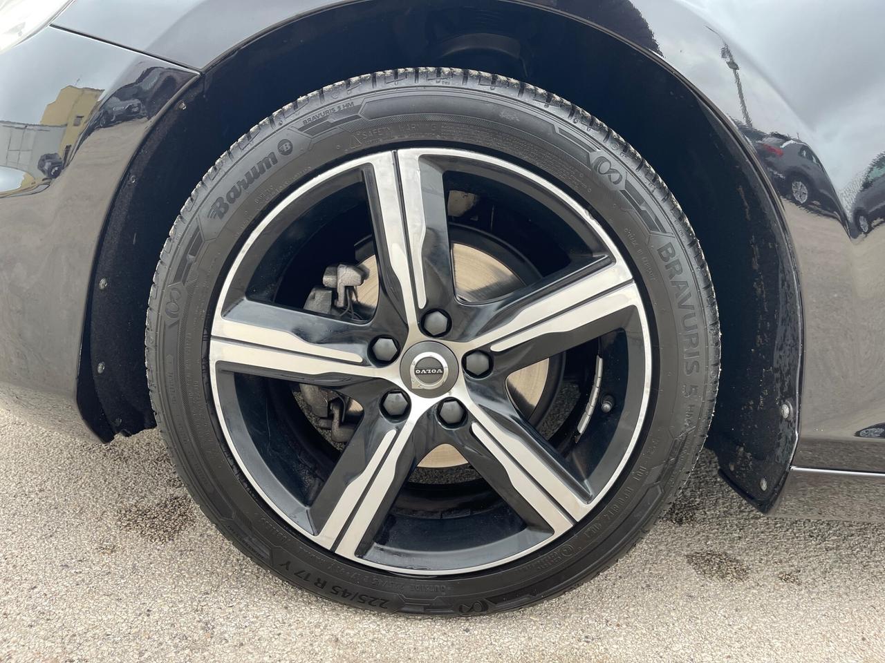 VOLVO V40 2.0 D2 120CV R-DESIGN FULL LED MY17