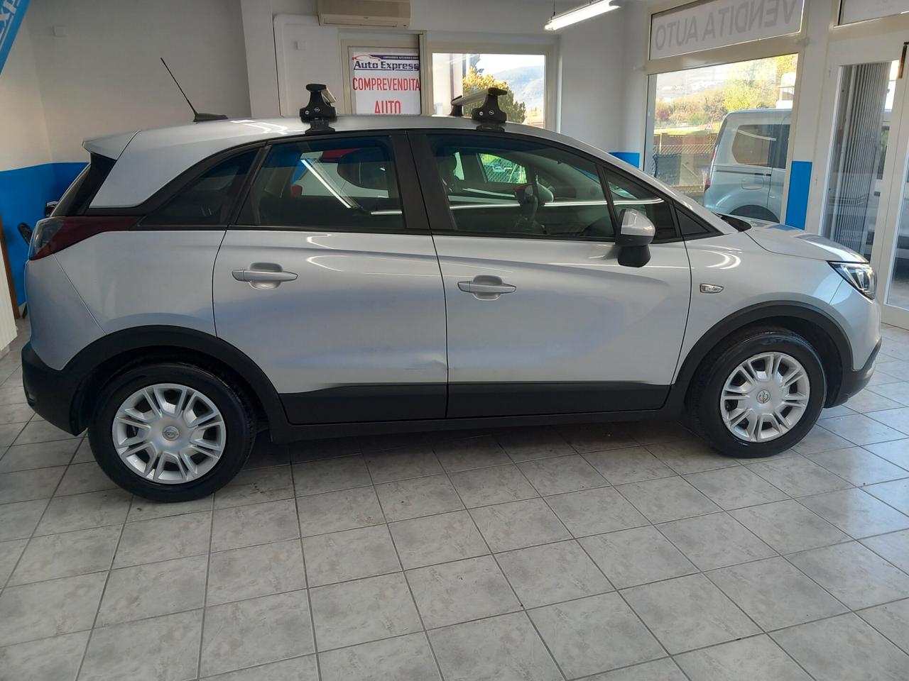 Opel Crossland anno 2018 1.2 benzina 105 mila km