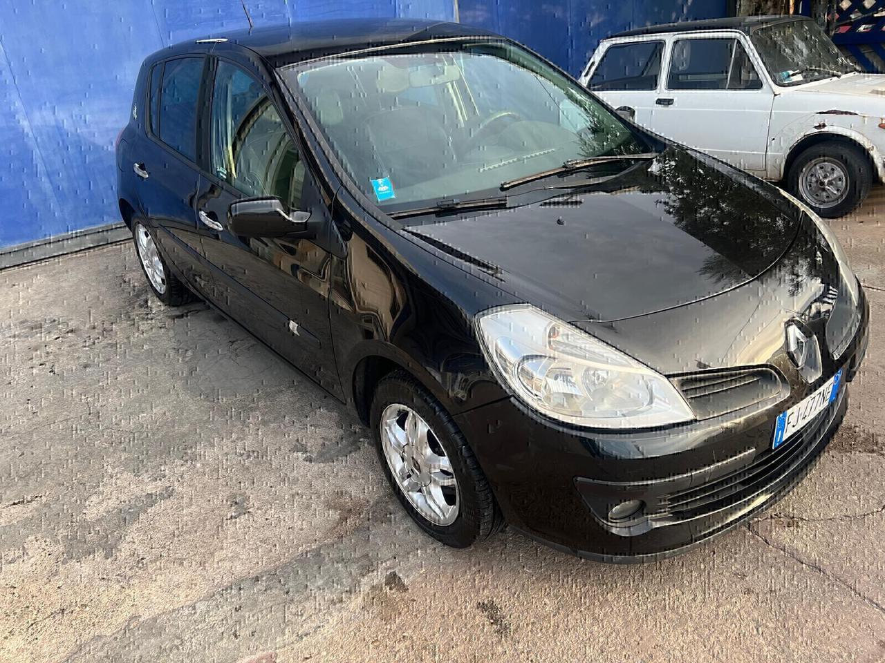 Renault Clio 1.2 16V 5 porte Le Iene