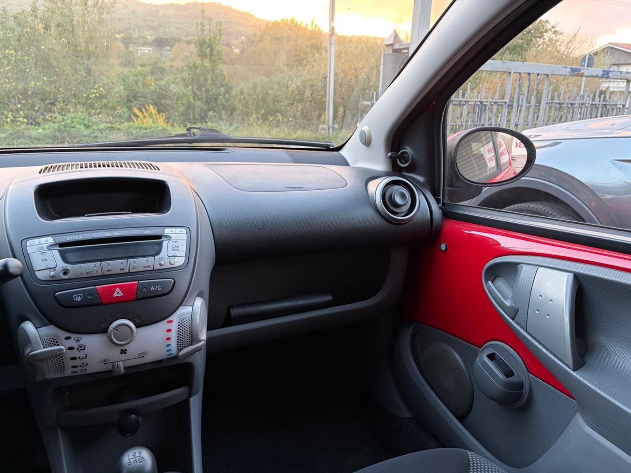Toyota Aygo 1.0 VVT-i 68CV 5 porte Sol