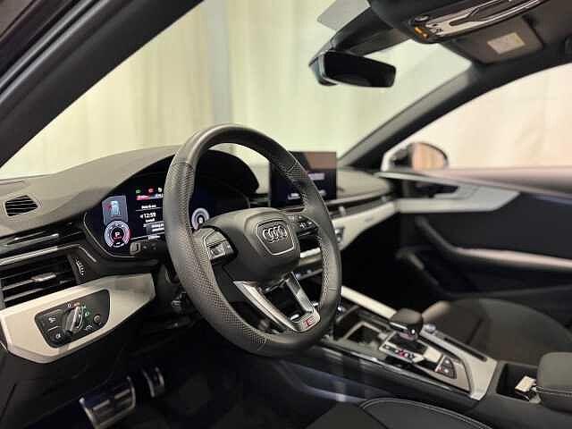 Audi A4 Avant 40 TDI quattro S tronic S line edition