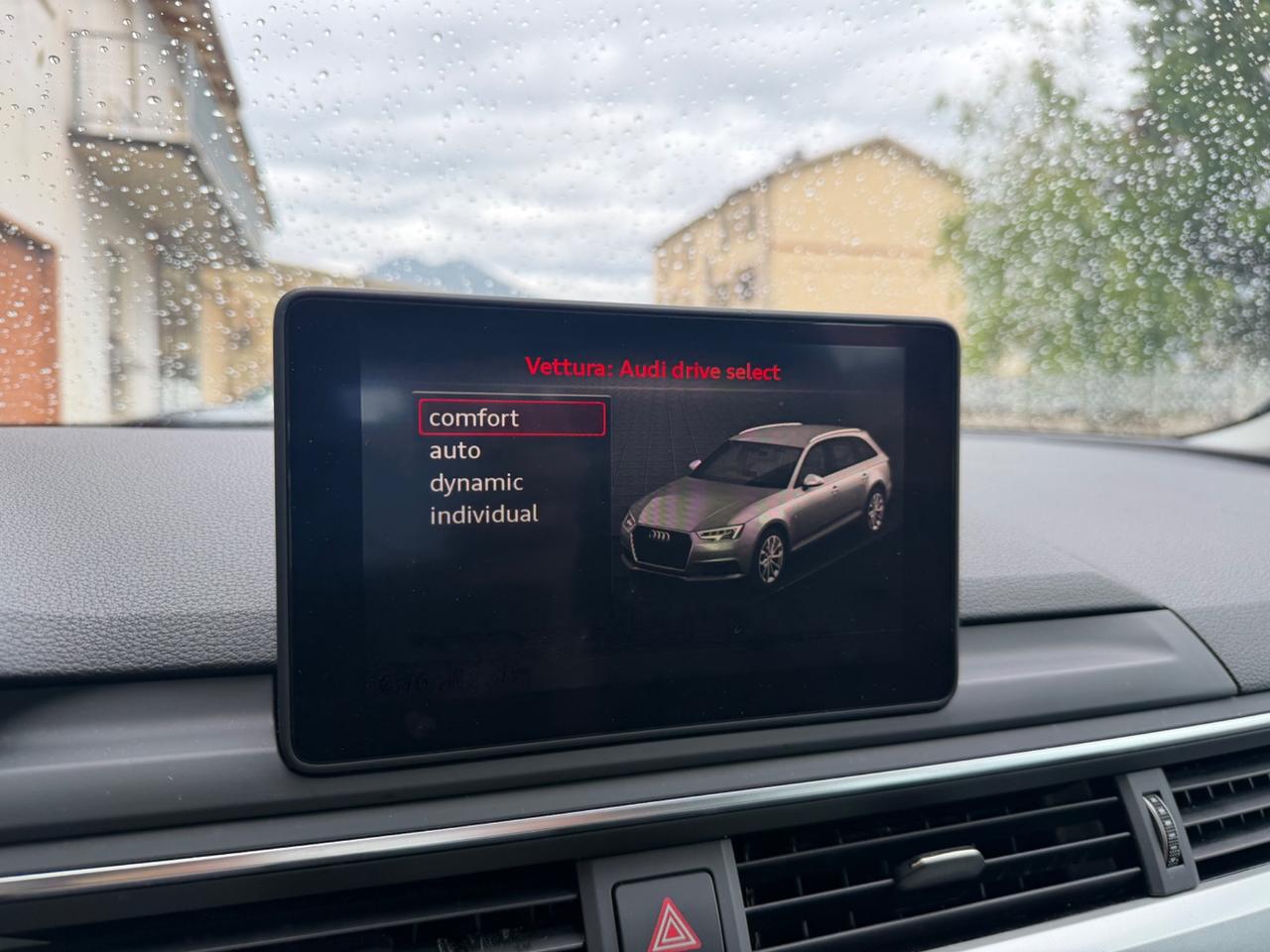 Audi A4 Avant 2.0 TDI 122 CV Manuale