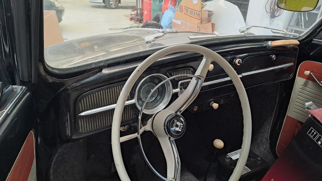 Volkswagen Maggiolino 6 volt cabrio