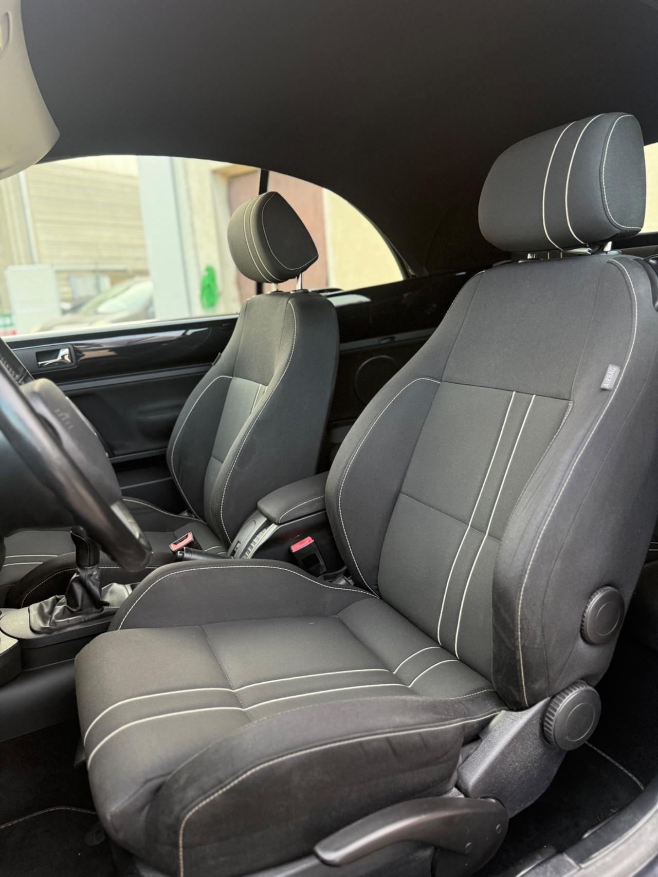 Volkswagen New Beetle 1.4 16V Cabrio