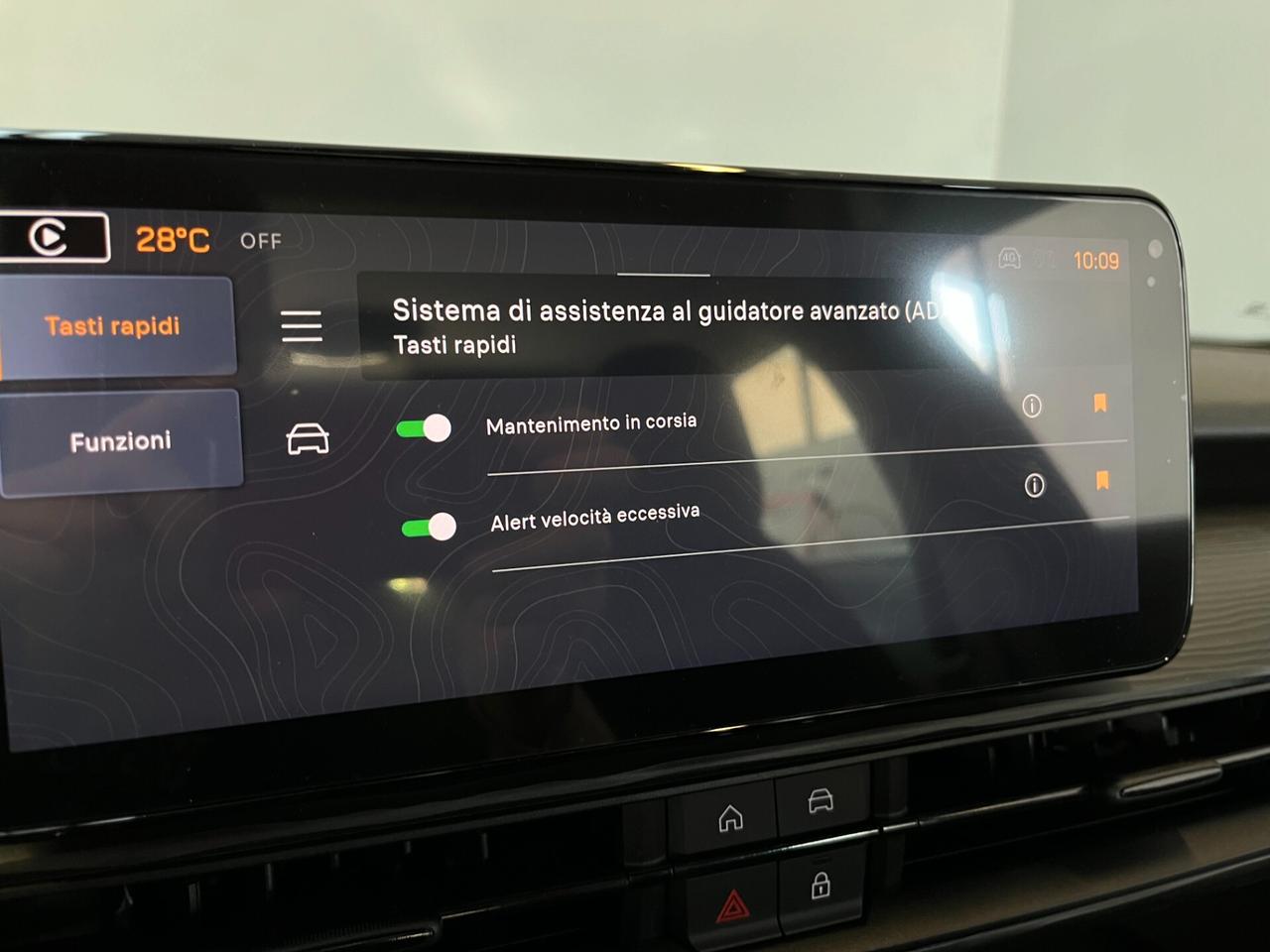 Jeep Avenger 1.2cc E-HYBRID 100cv C/AUT. LONGITUDE KM0