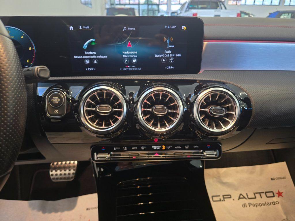 Mercedes-Benz CLA 200 d Automatic Premium + Tetto