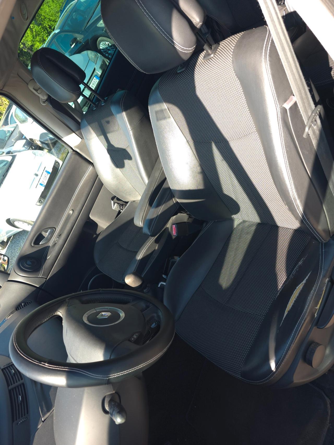 Renault Espace Grand 2.0 dCi 175CV Initiale