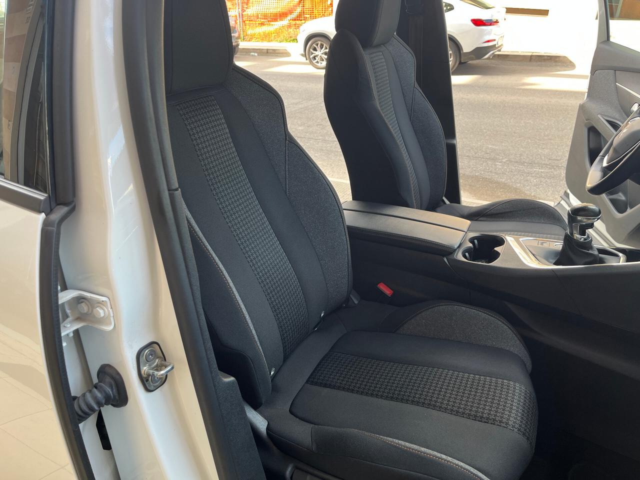 Peugeot 3008 BlueHDi 130 Active Pack -catena maggiorata-