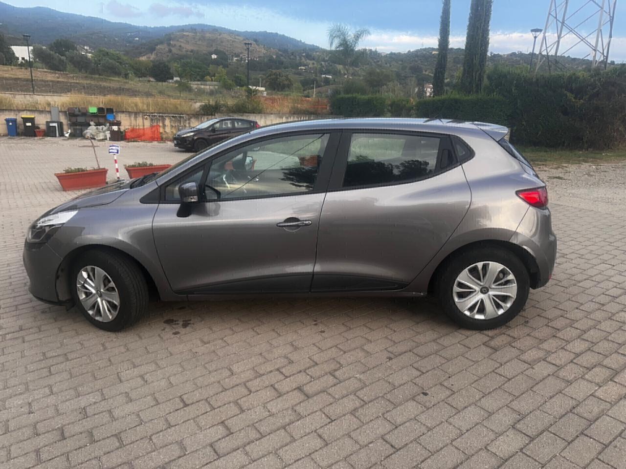 Renault Clio 1.5 diesel 75 cv neopatentati anno 2016