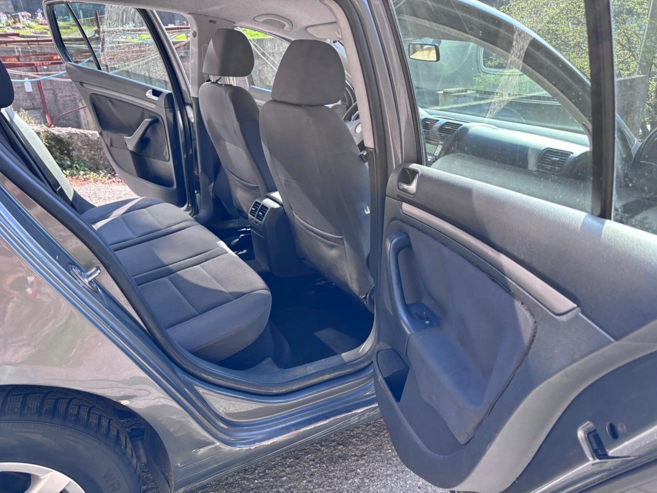 Volkswagen Golf 1.6 16V FSI 3p. Sportline