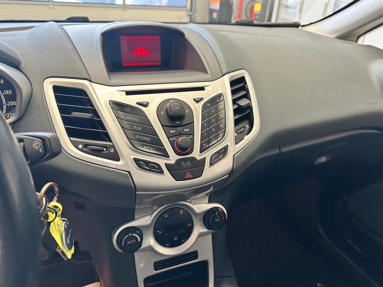 Ford Fiesta 5p 1.4 16v + Gpl