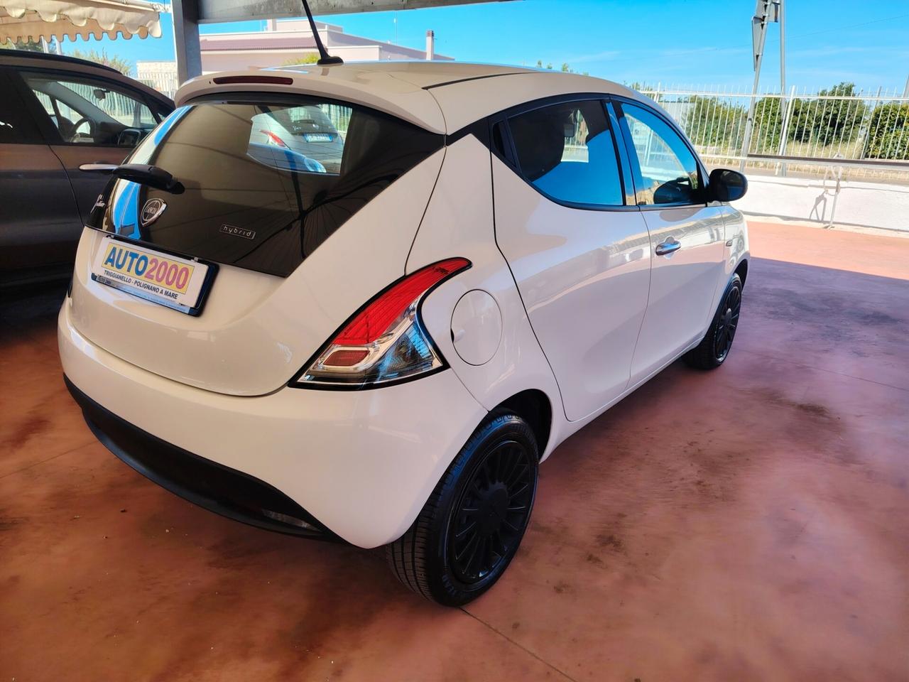 Lancia Ypsilon 1.0 FireFly Hybrid 2023 19.000km