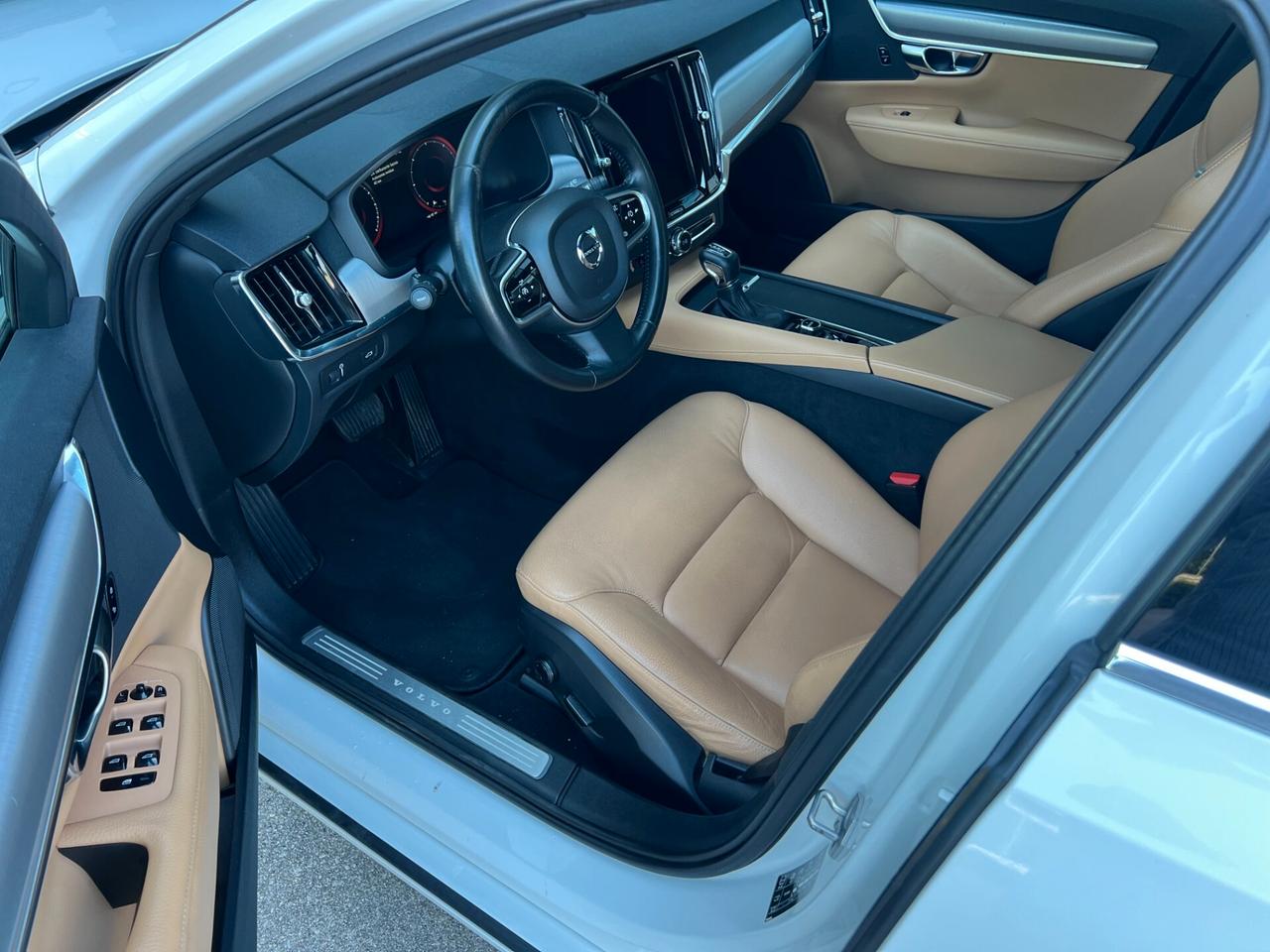 Volvo V90 D4 AWD Geartronic Momentum/TAGLIANDI UFFICIALI