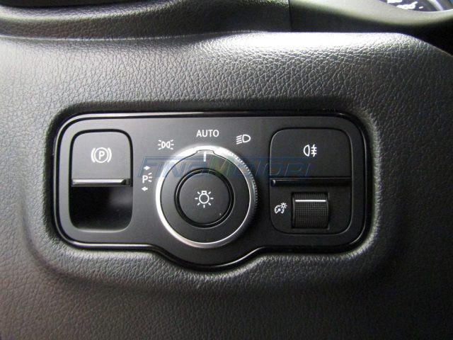 MERCEDES-BENZ Vito Tourer 2.0 119 CDI 190 CV Pro Long 4MATIC 8 POSTI