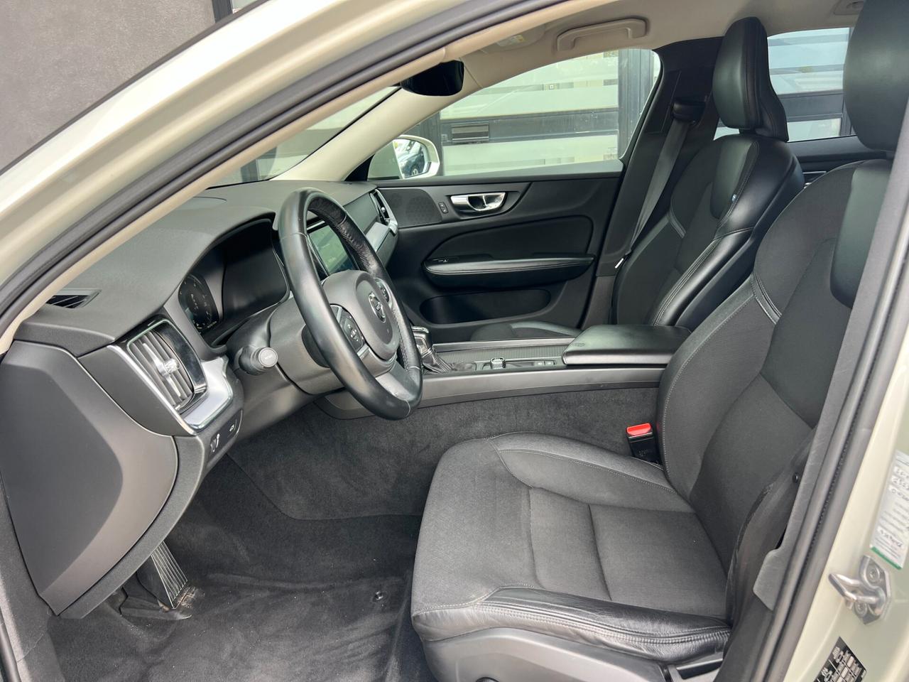 VOLVO V60/UNICO PROP/IVA ESPOSTA