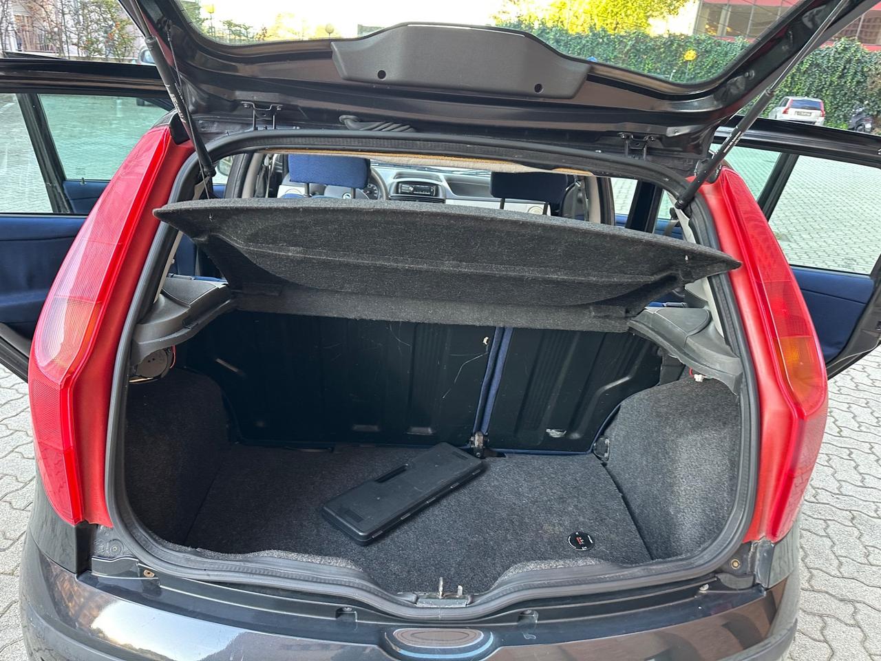 Fiat Punto 1.2i cat 5 porte ELX