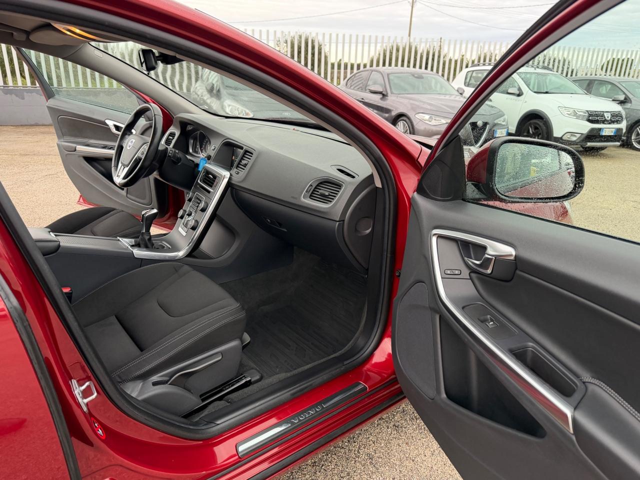 VOLVO V60 2.0D D3 150CV FULL LED MANUALE MY16