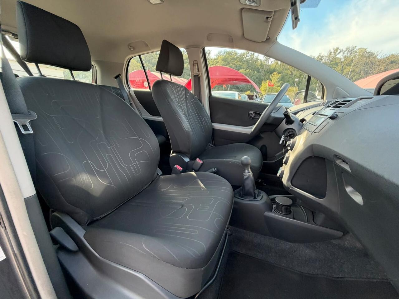 Toyota Yaris 1.0 5 porte Luxury pack