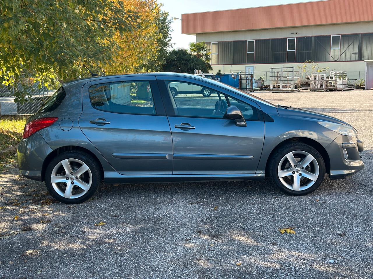 Peugeot 308 1.6 HDi 110CV 5p. Ciel Féline 2008