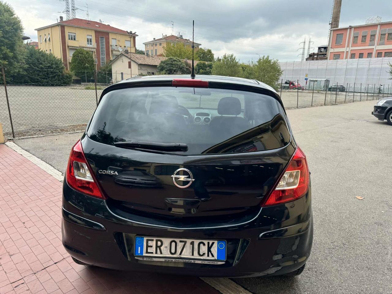 Opel Corsa 2013 GPL 170.000KM NEOPATENTATI