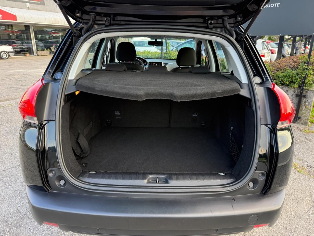 Peugeot 2008 BlueHDi 75CV NEOPATENTATI
