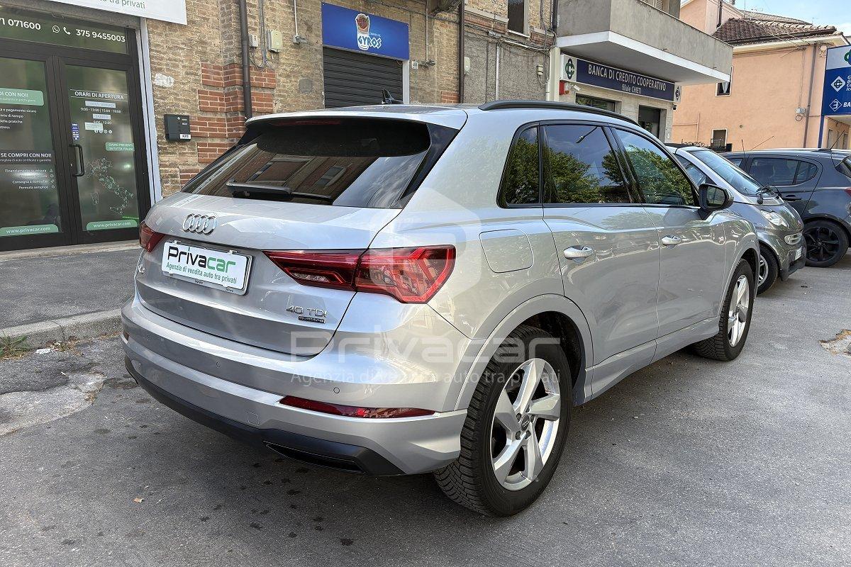 AUDI Q3 40 TDI quattro S tronic Business Advanced