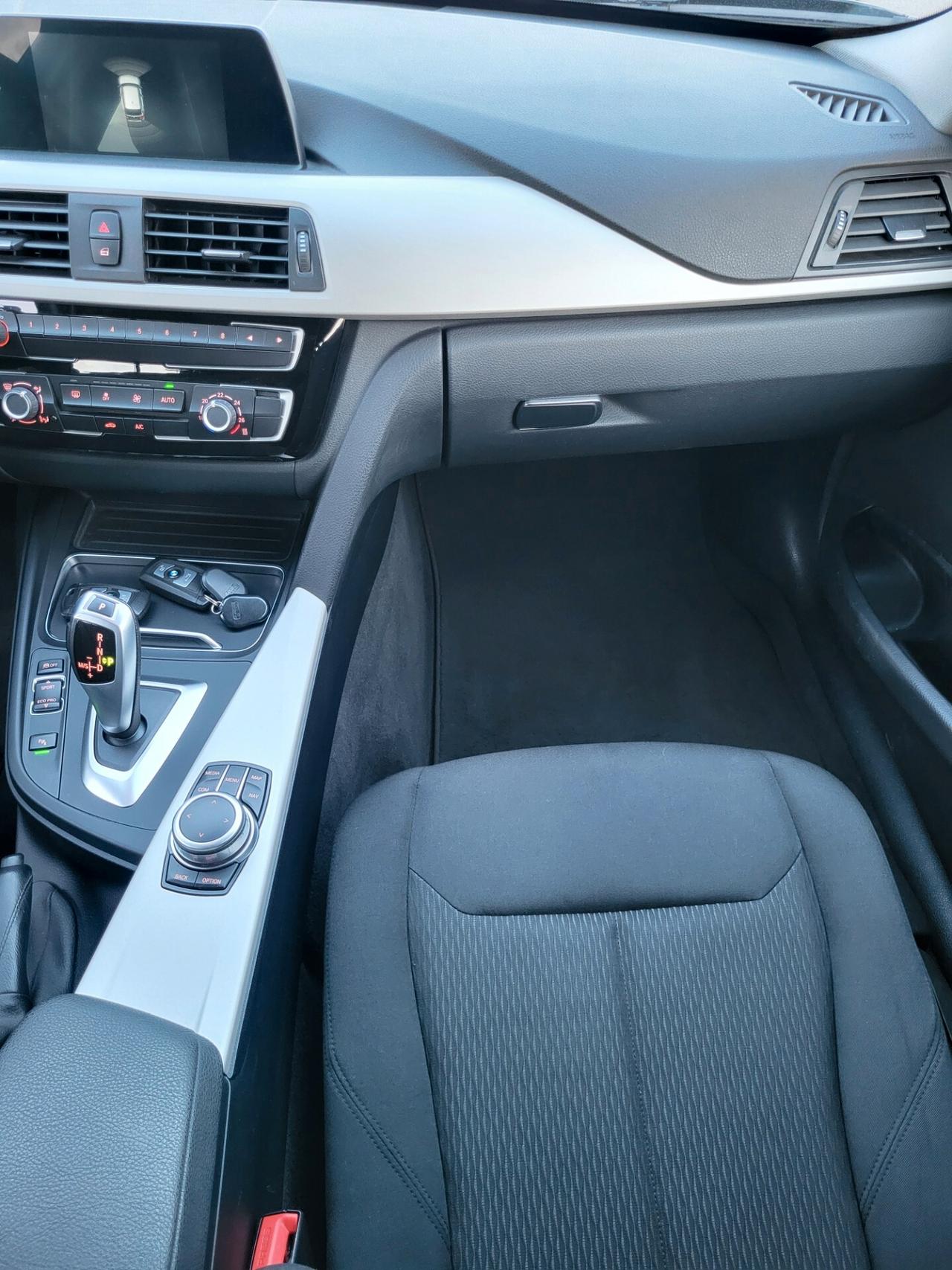 Bmw 320d xDrive Touring Business Advantage