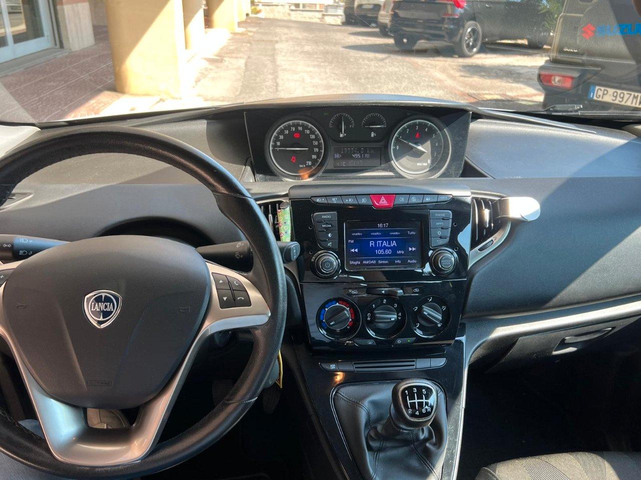 Lancia Ypsilon 5 Porte Ypsilon 1.0 firefly hybrid Silver s&s 70cv *Promo SD 2026*