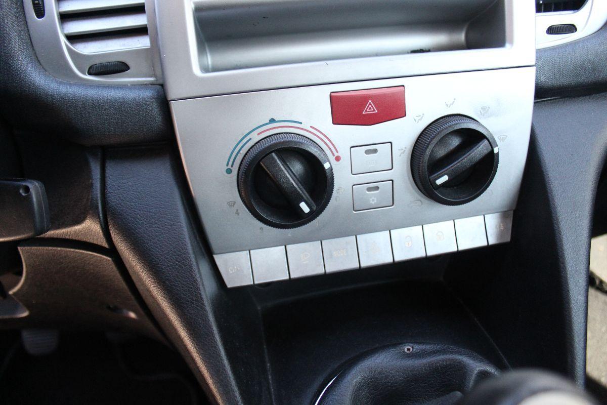 LANCIA - Ypsilon - 1.3 MJT Argento