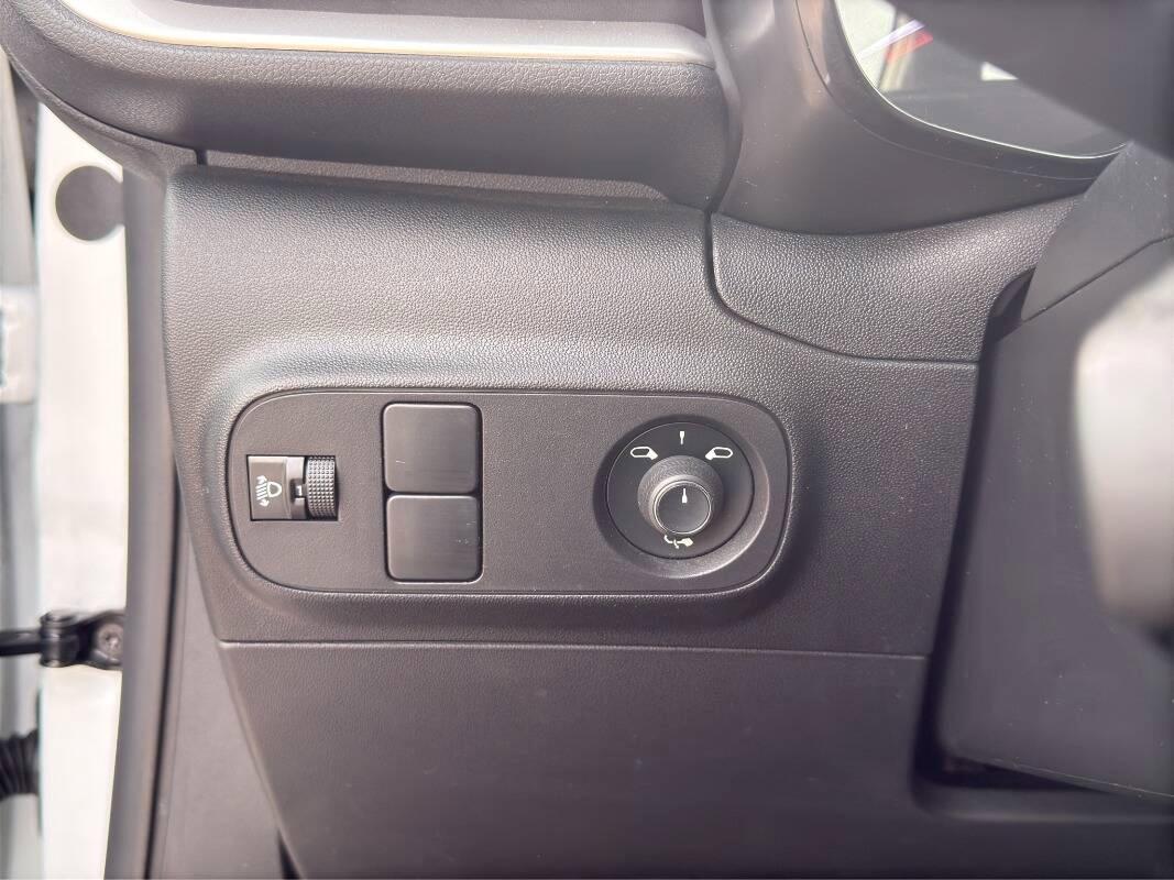 Citroen C3 1.5 bluehdi Feel s&s 100cv Con NAVIGATORE