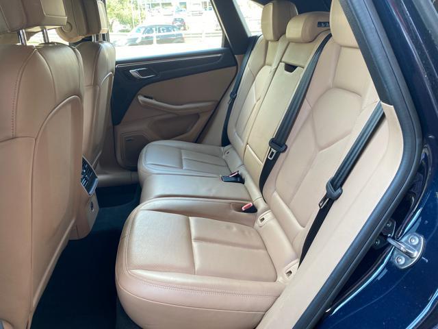 PORSCHE Macan 2.0