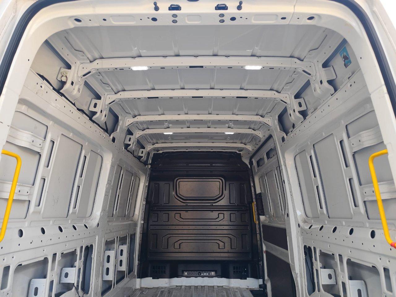Volkswagen Crafter 35. TDI 140 CV L3H3