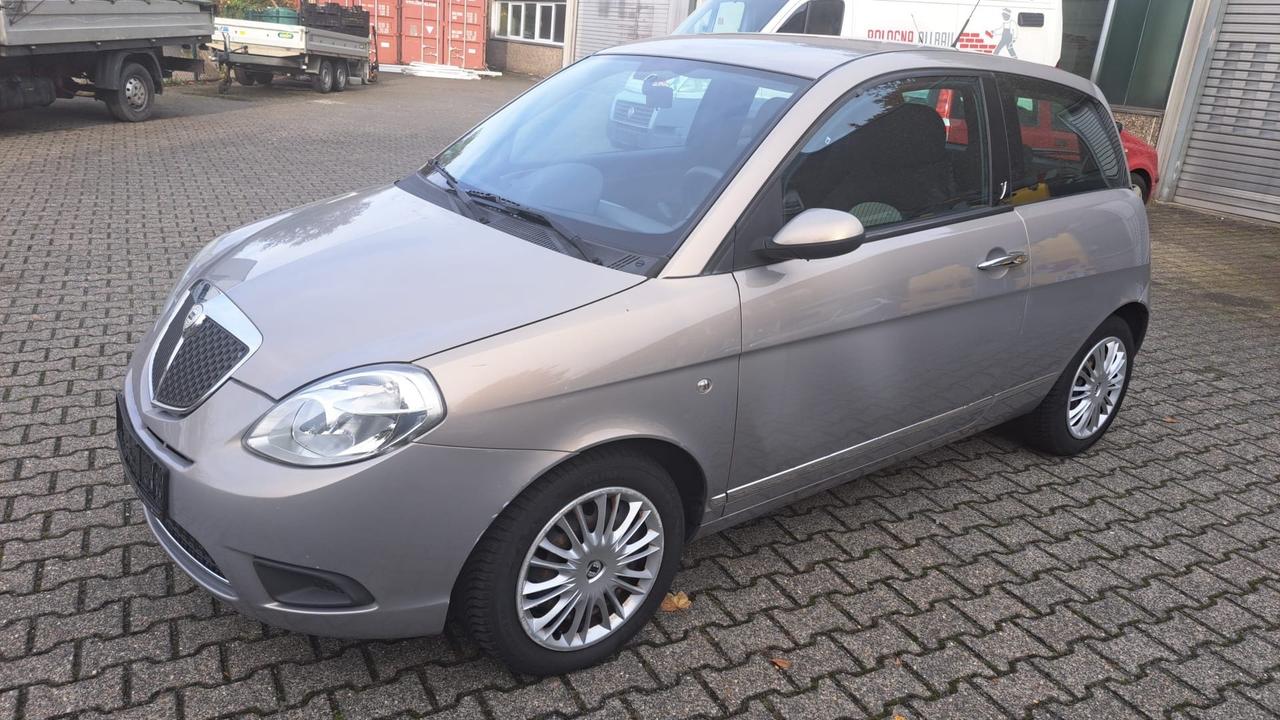 Lancia Ypsilon 1.4 Oro