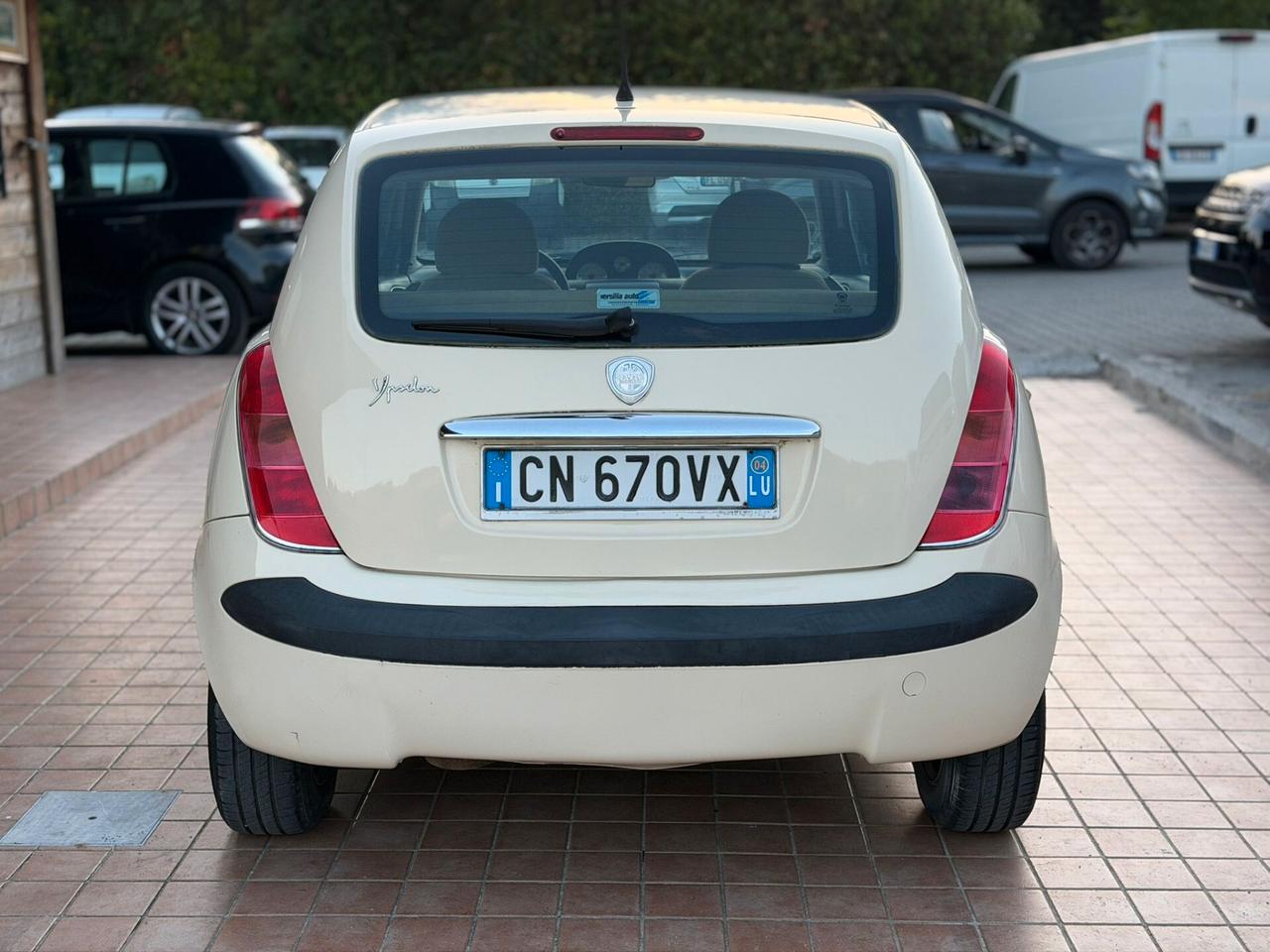 Lancia Ypsilon 1.4 16V Platino