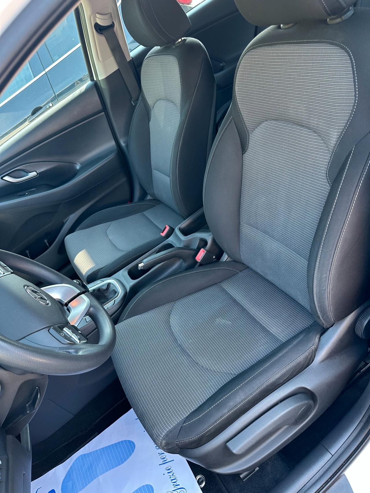 Hyundai i30 1.4 MPI 5 porte Go!